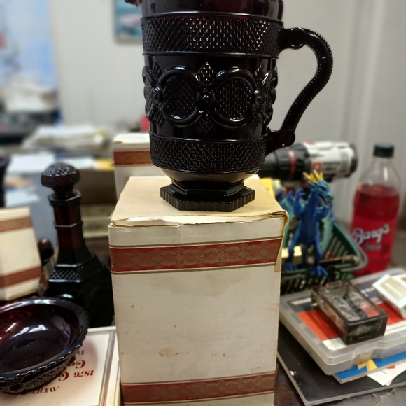 Avon 1876 Cape Cod Collection - Picture 9 of 14